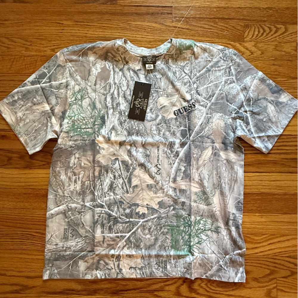 Men’s Realtree Guess Camo Tee Brand new